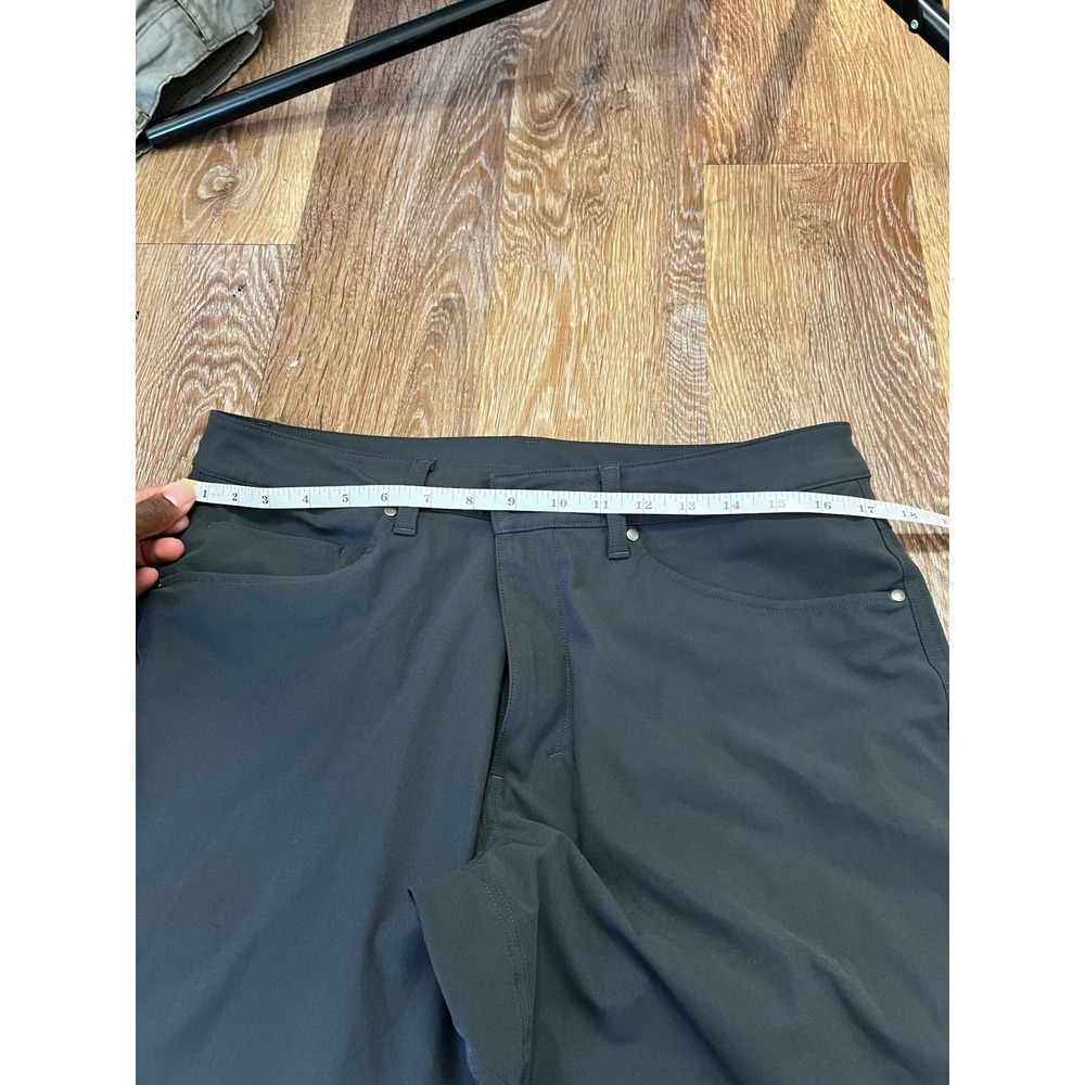 Lululemon Mens Pants 36x30 Gray ABC Performance Stretch 5 Pocket Pant - Picture 4 of 6
